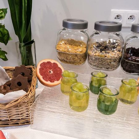 Hill Inn Познан Екстериор снимка