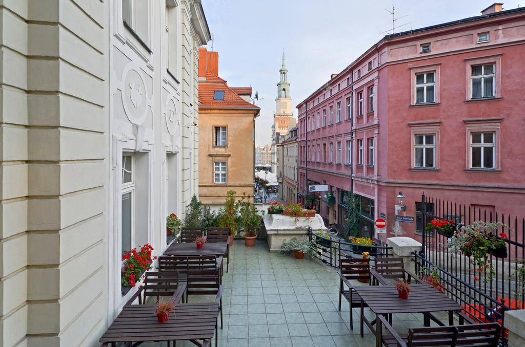 Hill Inn Познан Екстериор снимка