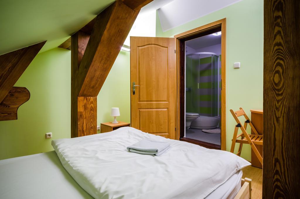 Hill Inn Познан Стая снимка