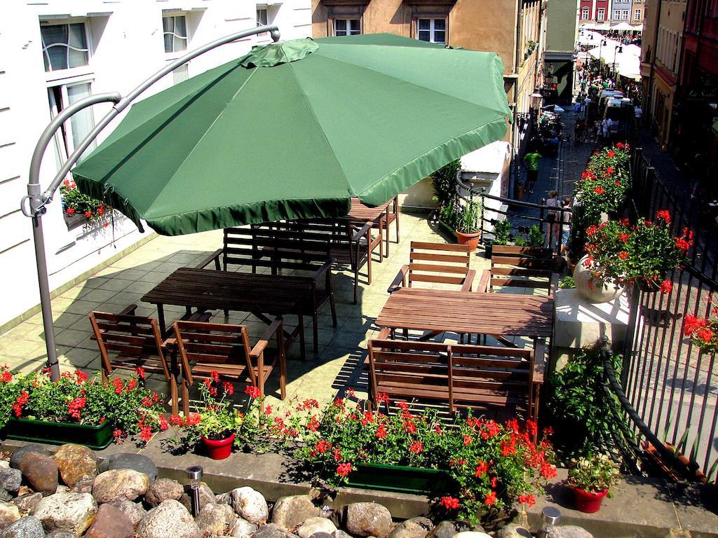 Hill Inn Познан Екстериор снимка