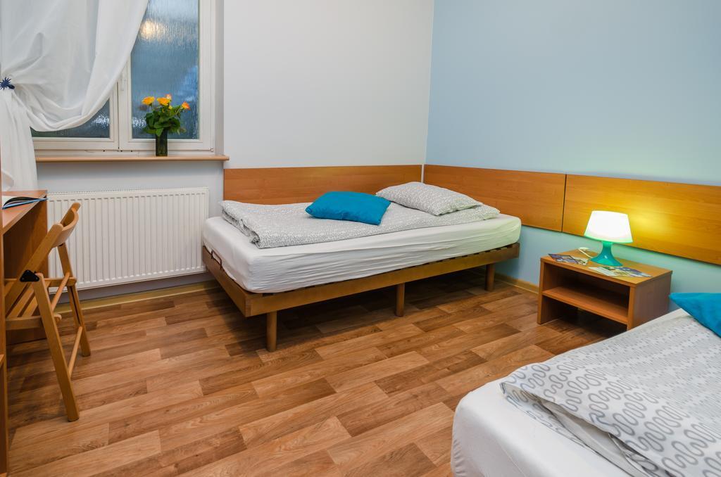 Hill Inn Познан Екстериор снимка