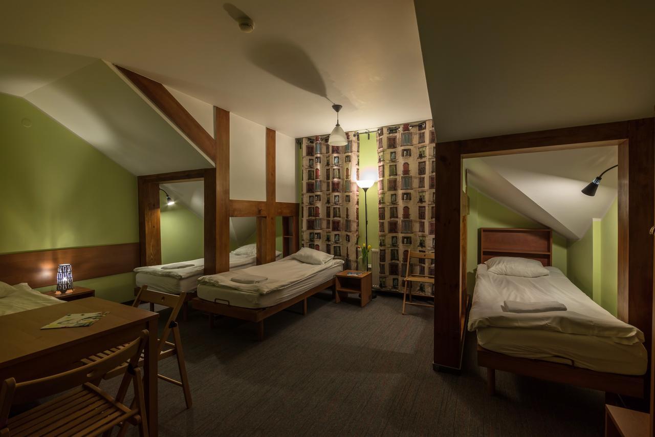 Hill Inn Познан Екстериор снимка