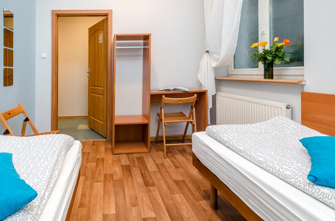 Hill Inn Познан Екстериор снимка